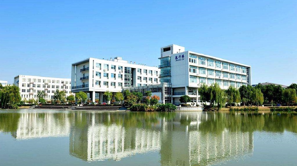 国内最奇特的四所大学，以省份命名却不在本省区！