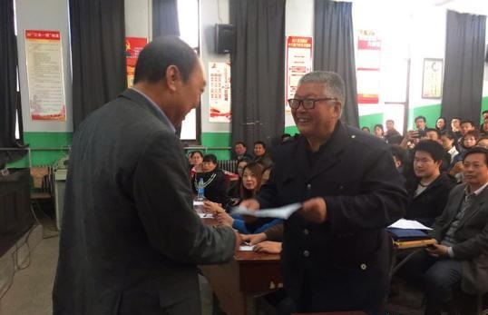 河北78岁农民上大学：终身学习才能不断向上